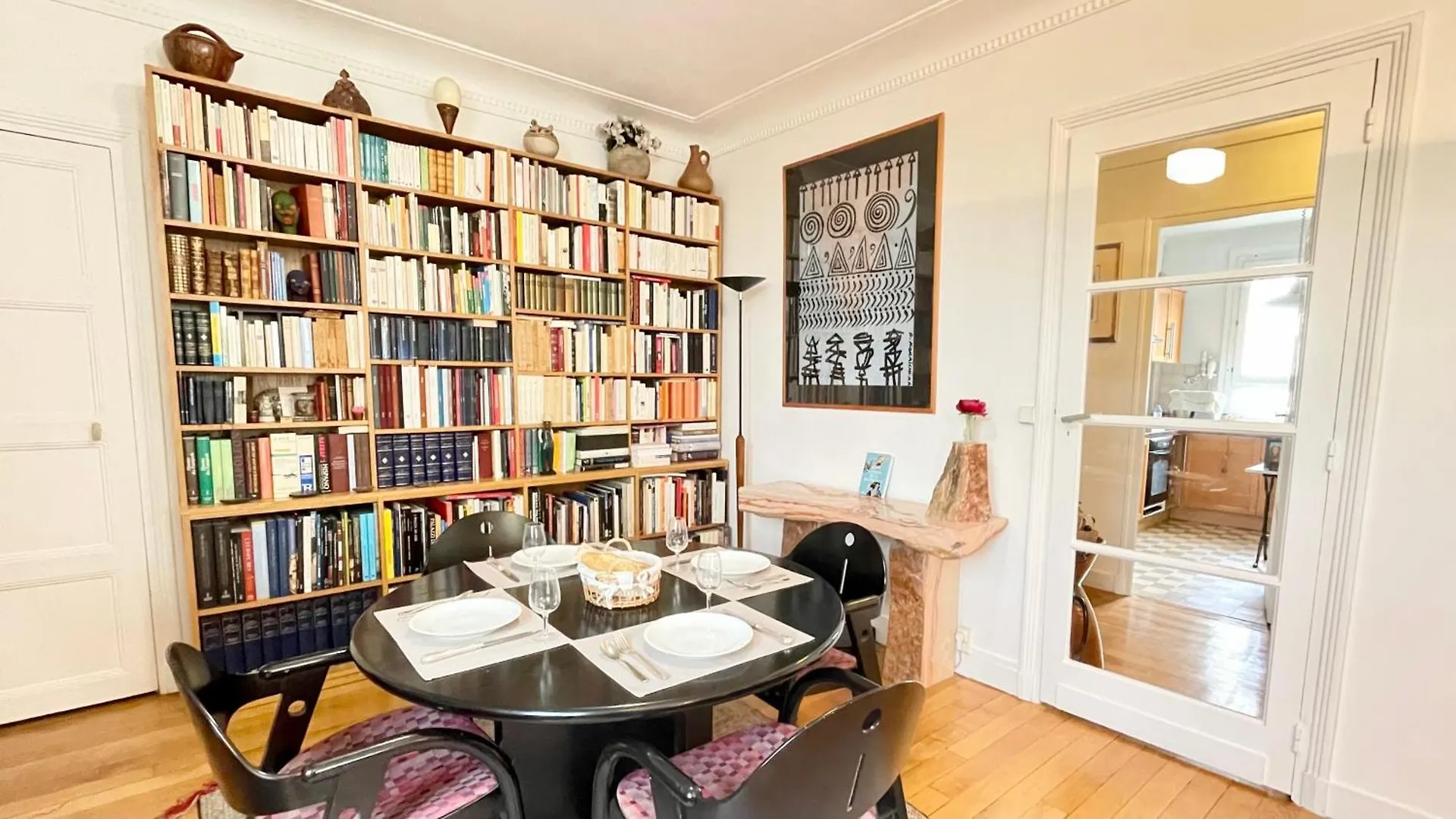 116 - 15eme Elegant Pied-a-terre De 80m2 *